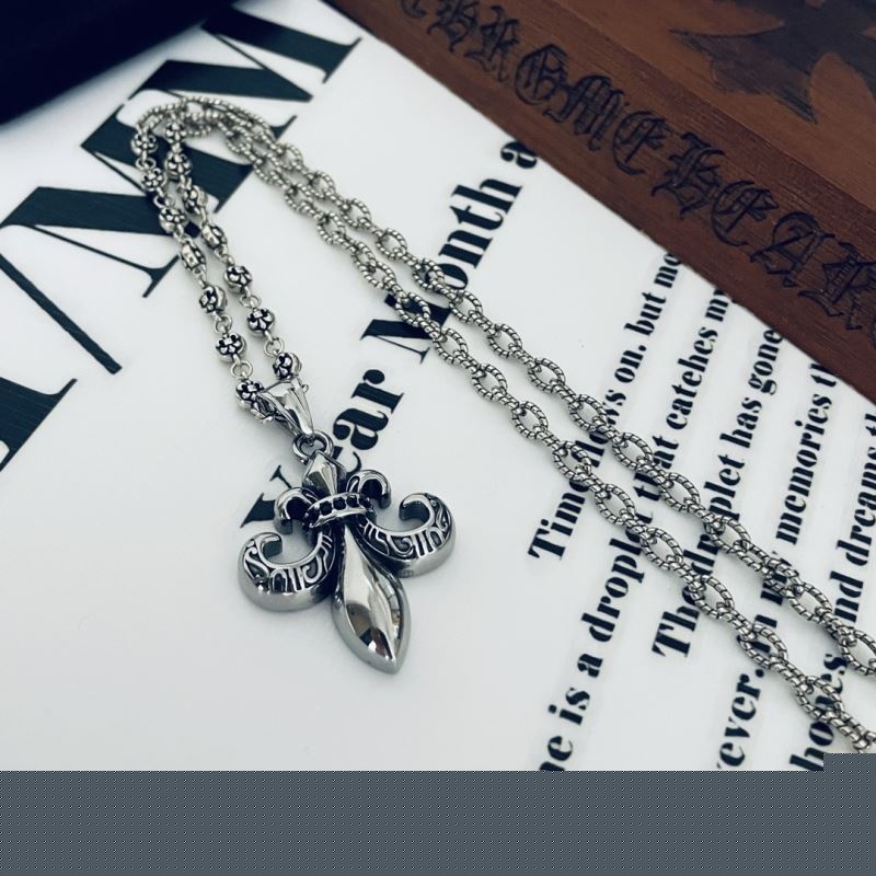 Ch**me He**ts necklaces